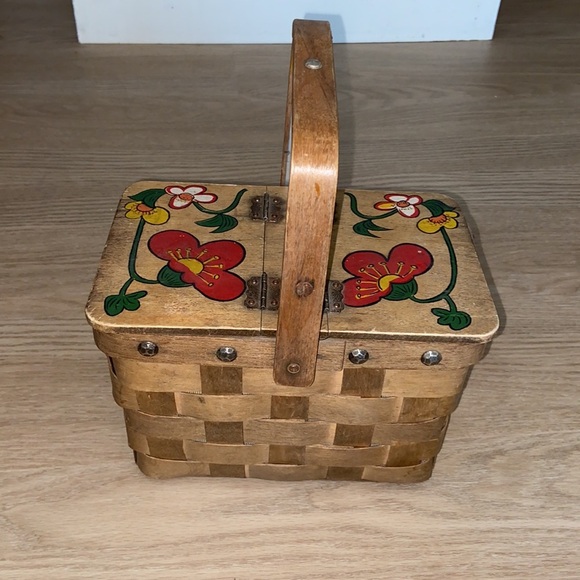Vintage picnic basket made in Japan 🧺 - Picture 5 of 12